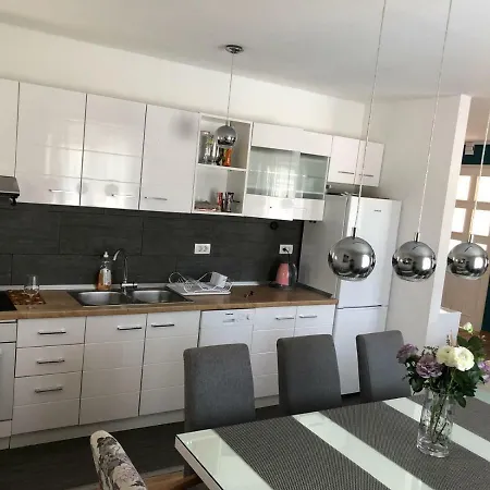 Franov With Pool, 10 Min From The Old Town Of زادار