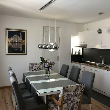 Franov With Pool, 10 Min From The Old Town Of