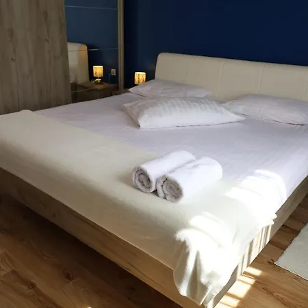 Nyaraló Franov With Pool, 10 Min From The Old Town Of *