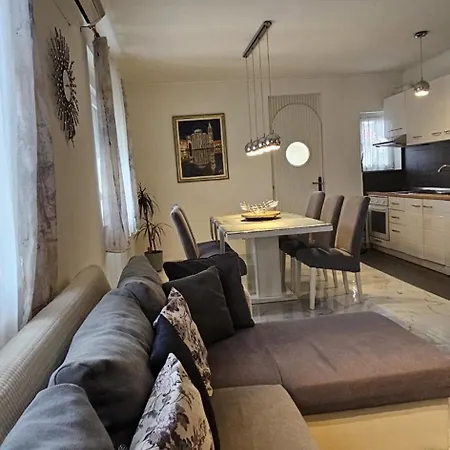 Franov With Pool, 10 Min From The Old Town Of * 자다르