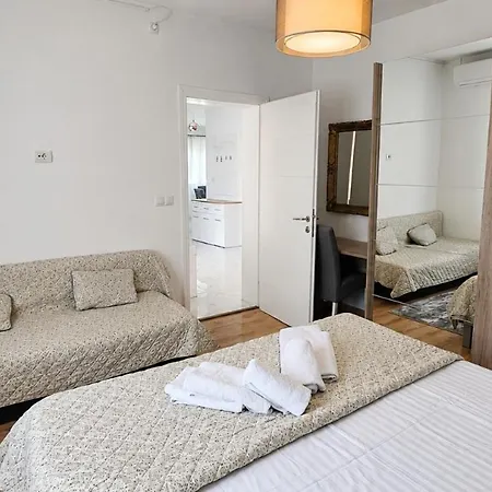 Дом отдыха Franov With Pool, 10 Min From The Old Town Of