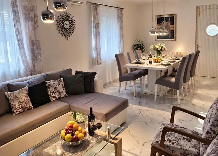 Franov With Pool, 10 Min From The Old Town Of * 자다르