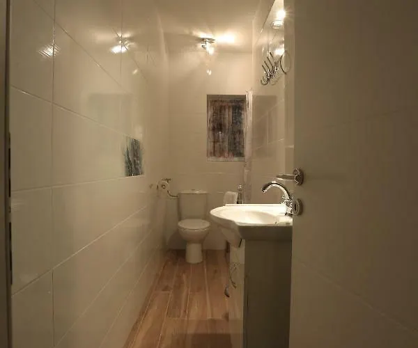 Franov With Pool, 10 Min From The Old Town Of 펜션 자다르